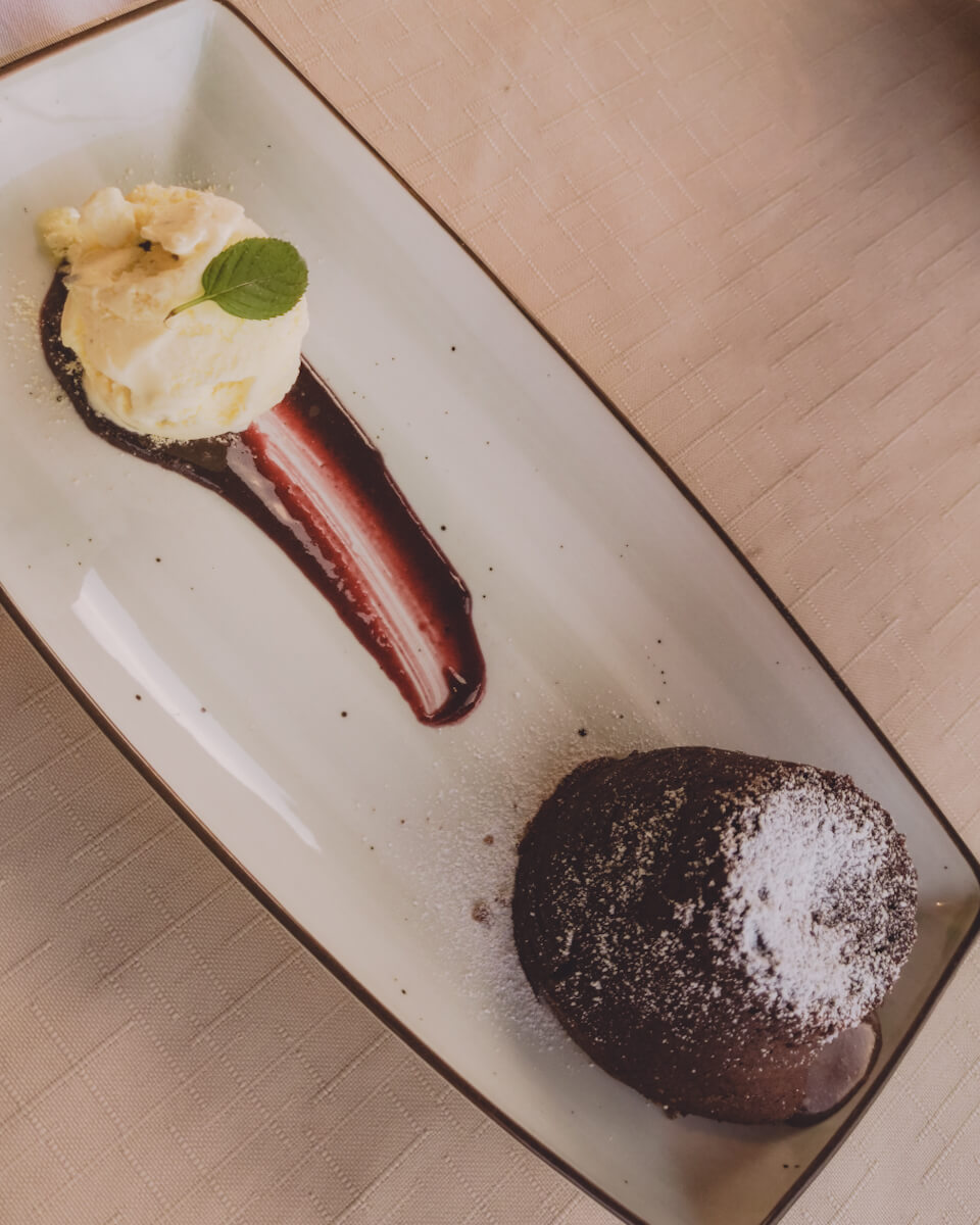 Lava-Kuchen mit Eis auf Mljet